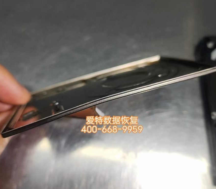 为什么硬盘开盘数据恢复要选择专业正规机构处理？